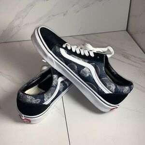 VANS Unisex Old Skool Wireframe Skull Blue w Black Suede VN0A3WKT9IB 7.5